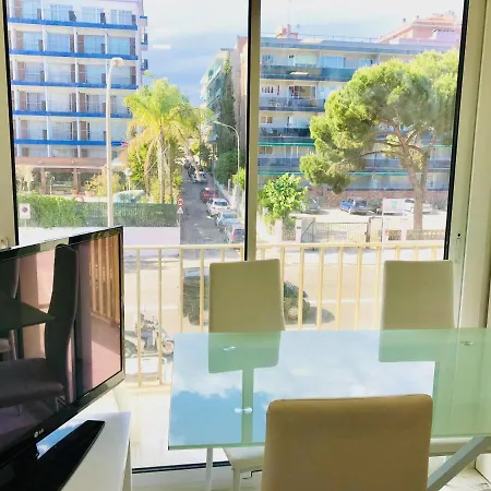 Modern And Design Studio Near The With Large Swimming Pools Apartmán