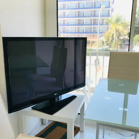 Modern And Design Studio Near The With Large Swimming Pools Apartman *