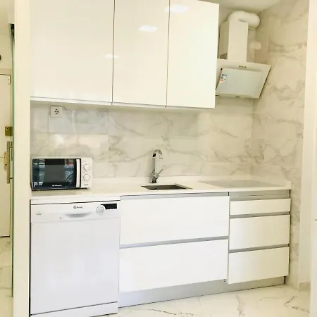 Modern And Design Studio Near The With Large Swimming Pools Apartman