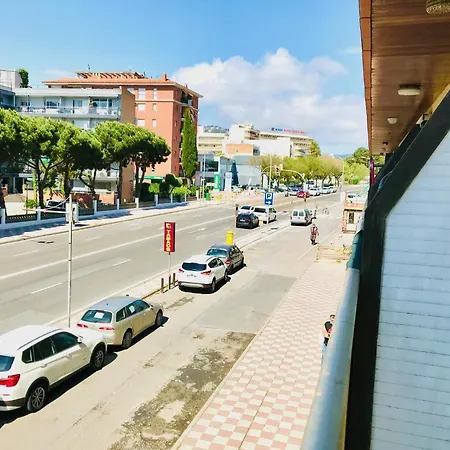 Modern And Design Studio Near The With Large Swimming Pools Apartman Lloret de Mar