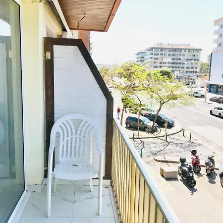Modern And Design Studio Near The With Large Swimming Pools Apartman