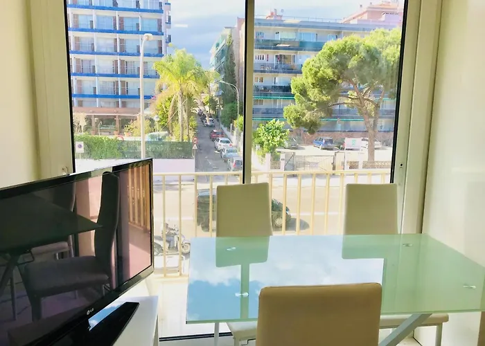 Modern And Design Near The With Large Swimming Pools Appartamento